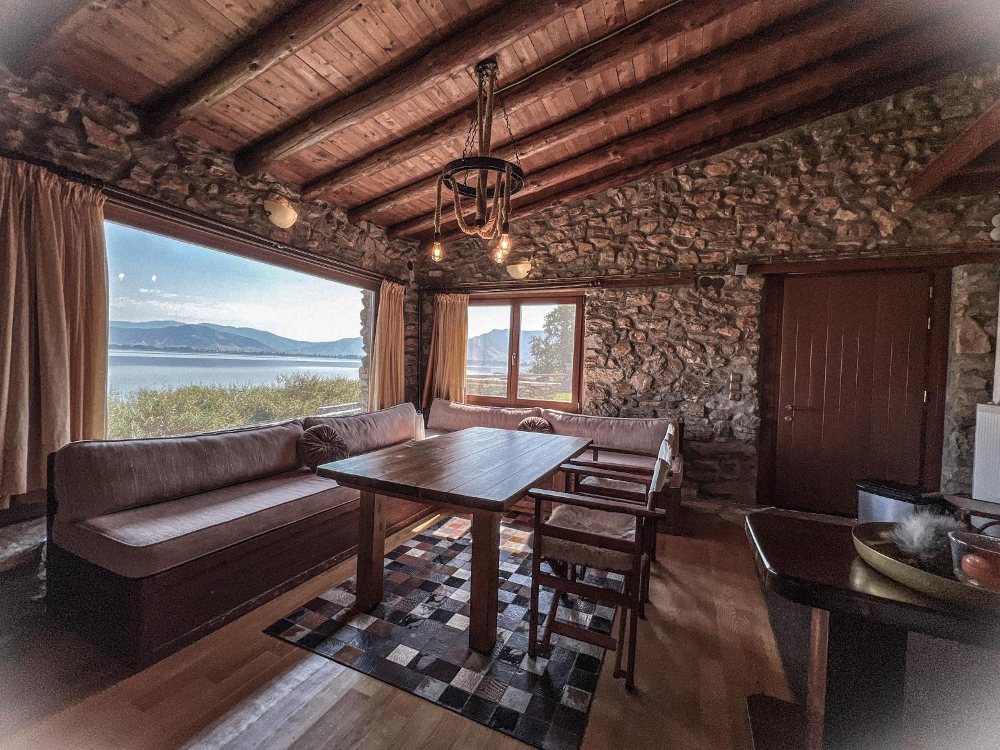 The Little Stone House By The Lake Кастория Экстерьер фото