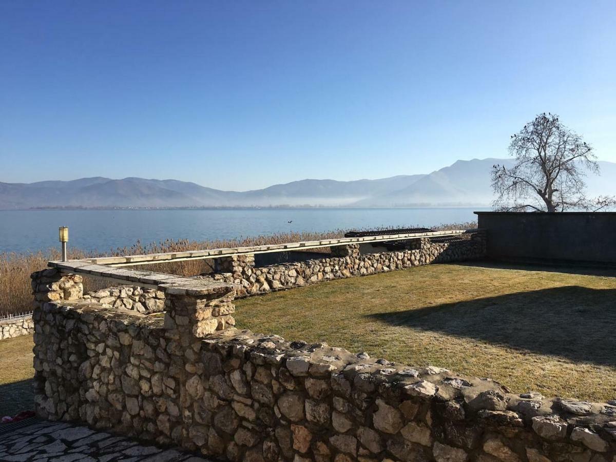 The Little Stone House By The Lake Кастория Экстерьер фото